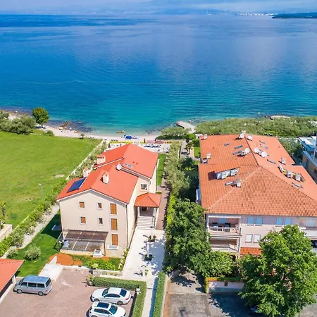 Balu 16 Near The Sea * Вантачичи